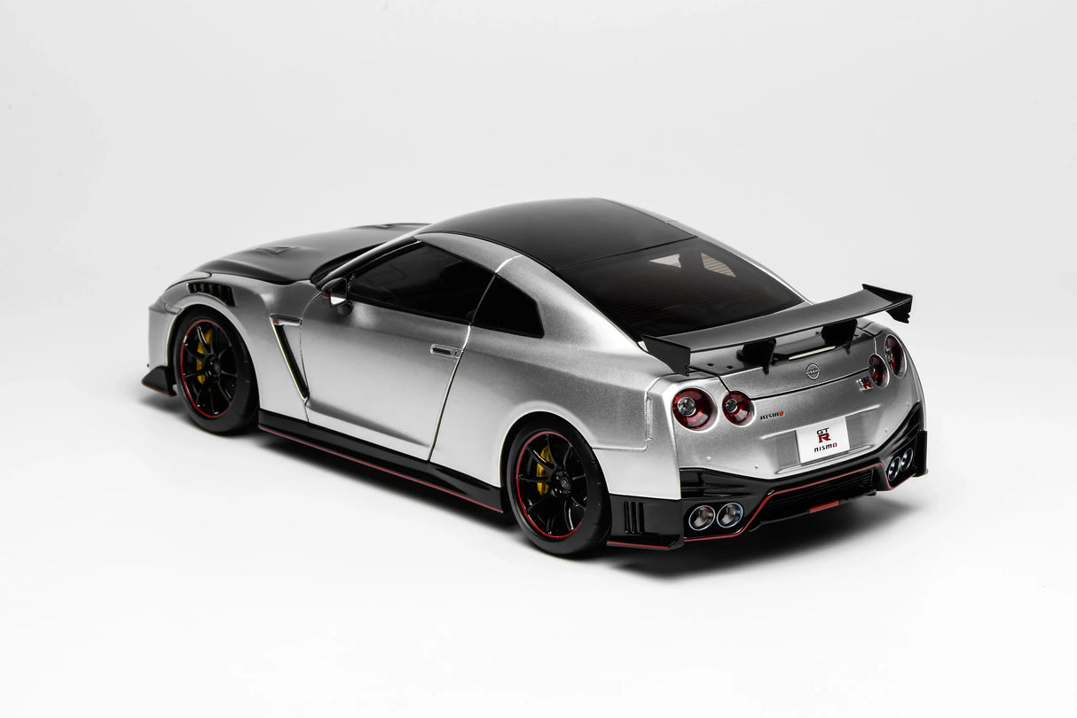 MotorHelix 1:18 Nissan GT-R NISMO (R35) Special Edition 2022 Ultimate Metal Silver