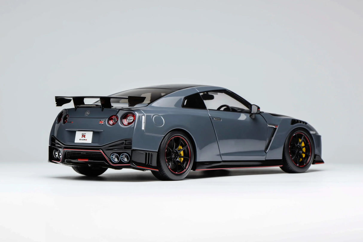 MotorHelix 1:18 Nissan GT-R NISMO (R35) Special Edition 2022 NISMO Stealth Gray
