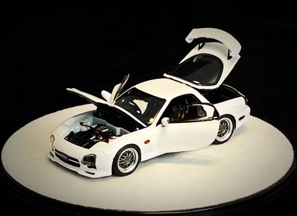 *PREORDER* PGM Models 1:64 Mazda RX-7 (FD3S) in White Luxury Round Base Version