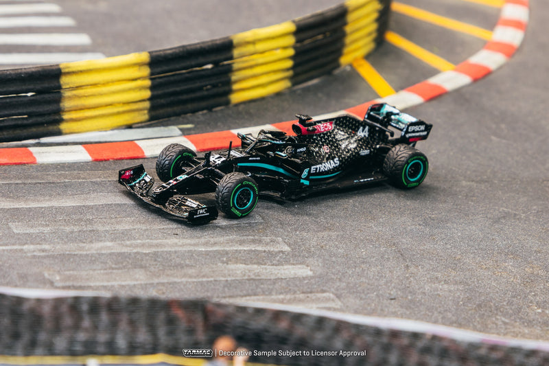 Tarmac Works 1:64 Mercedes-AMG F1 W11 EQ Performance, Turkish Grand Prix 2020 Winner, World Champion 2020, Lewis Hamilton