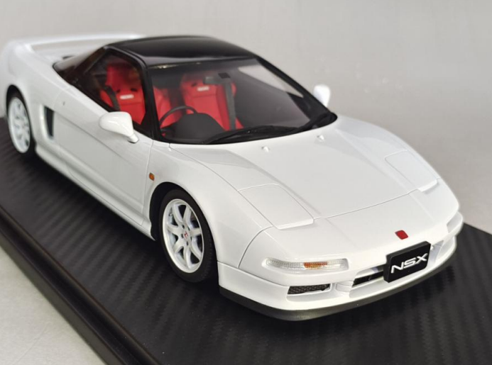 One Model 1:18 Honda NSX-R (NA1) in White