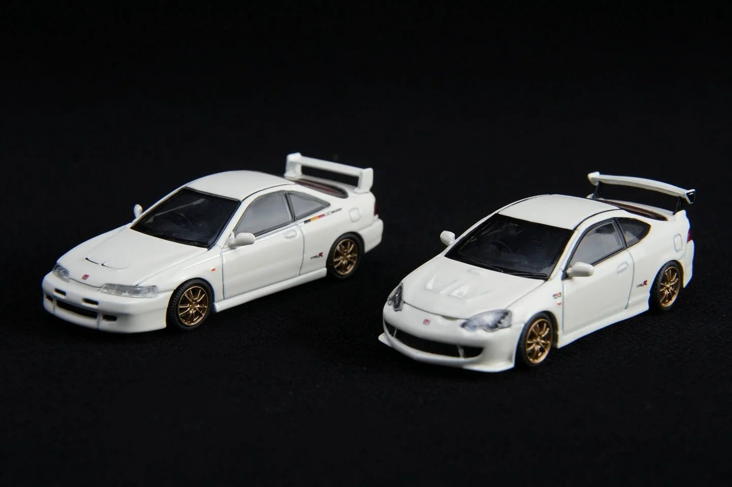 *PREORDER* MotorHelix 1:64 Honda Integra Type-R (DC5) MUGEN in Championship White
