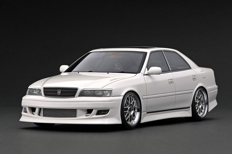 Ignition Model 1:18 Toyota Chaser (JZX100) VERTEX in Pearl White with Engine Display