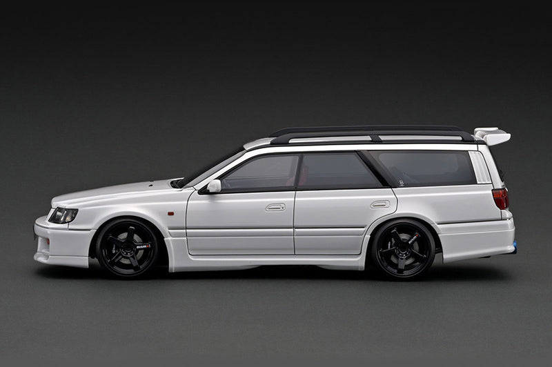 Ignition Model 1:18 Nissan Stagea 260RS (WGNC34) in White with RB26 Engine Display