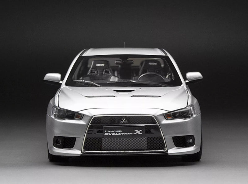 Sun Star 1:18 Mitsubishi Lancer Evolution X in Cool Silver Metallic