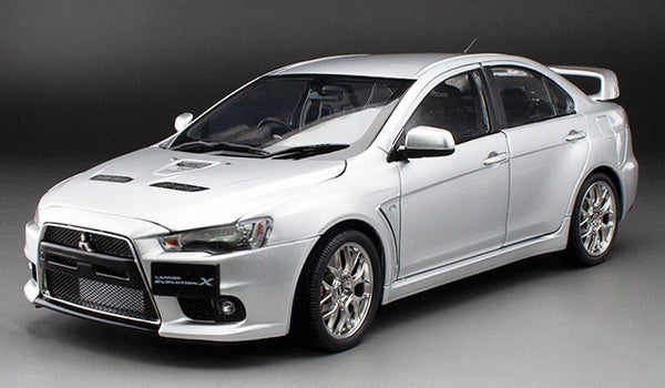 Sun Star 1:18 Mitsubishi Lancer Evolution X in Cool Silver Metallic