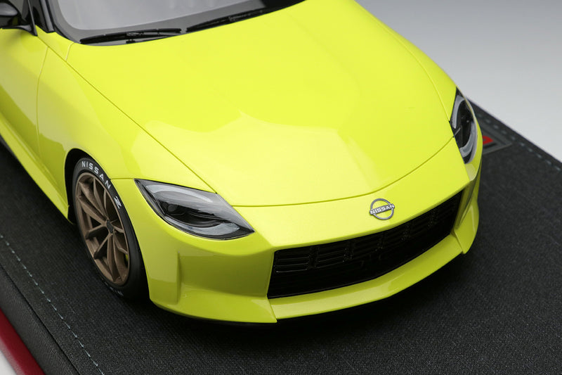 Make Up Co., Ltd / IDEA 1:18 Nissan Fairlady Z Prototype 2020 in Ikazuchi Yellow