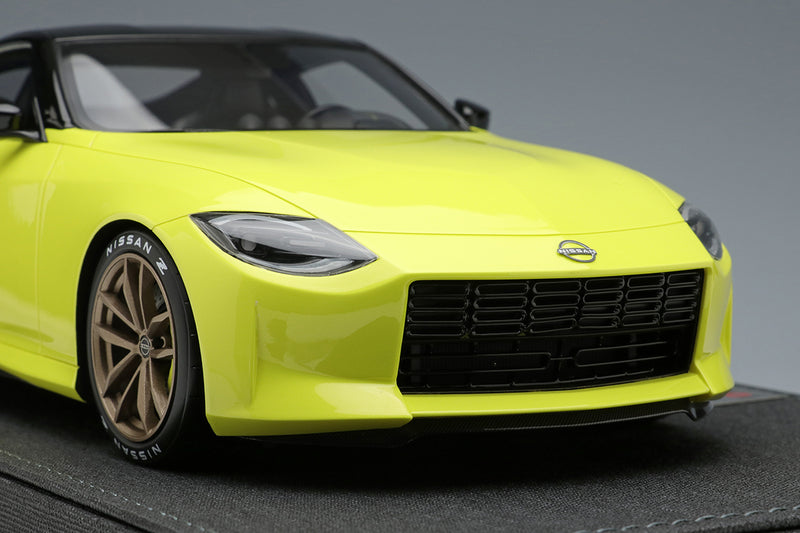 Make Up Co., Ltd / IDEA 1:18 Nissan Fairlady Z Prototype 2020 in Ikazuchi Yellow