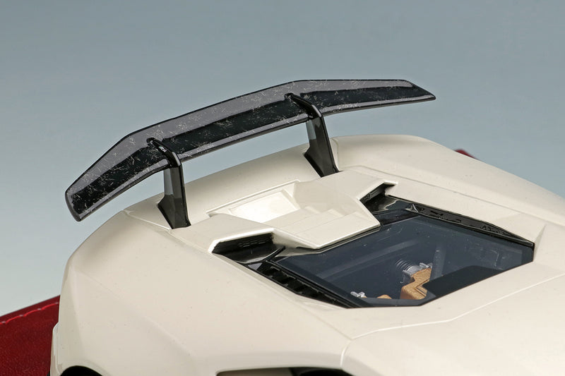 Make Up Co., Ltd / EIDOLON 1:18 Lamborghini Huracan Perfomante 2017 in Pearl White