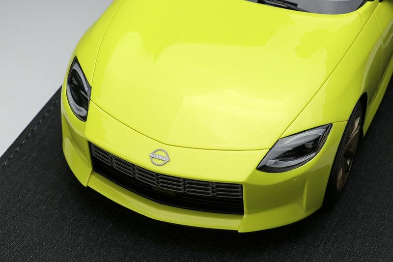 Make Up Co., Ltd / IDEA 1:18 Nissan Z "Proto spec" 2023 U.S. Specification in Ikazuchi Yellow