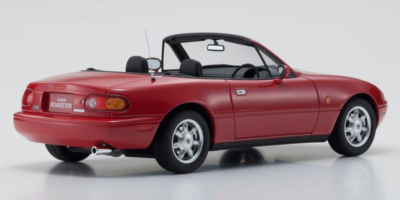 Mazda EUNOS MX-5 Roadster in Classic Red