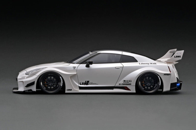 Ignition Model 1:18 Nissan GT-R GT 35GT-RR LB Works Silhouette in White