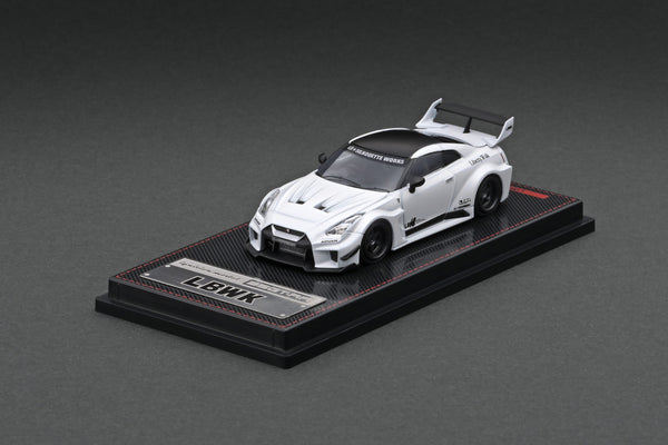 Ignition Model 1:64 Nissan Skyline GT-R 35GT-RR LBWK in Matte White Pearl