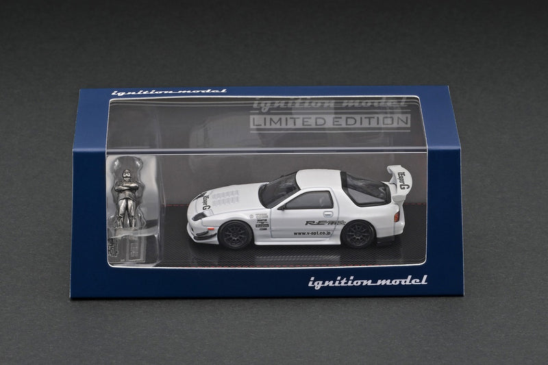 Ignition Model 1:64 Mazda RX-7 (FC3S) RE Amemiya White with Figure