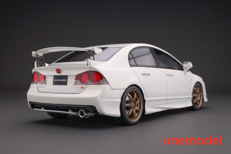 One Model 1:18 Honda Civic Type-R FD2 Mugen Late Version in White