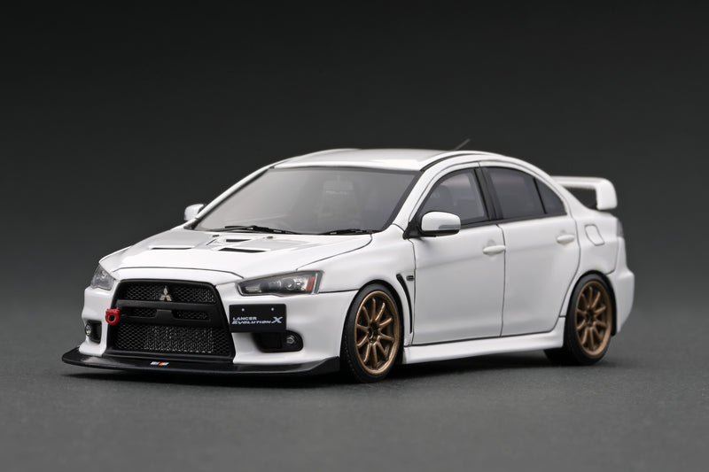 Ignition Model 1:43 Mitsubishi Lancer Evolution X (CZ4A) White with 4B11 Silver Engine Display