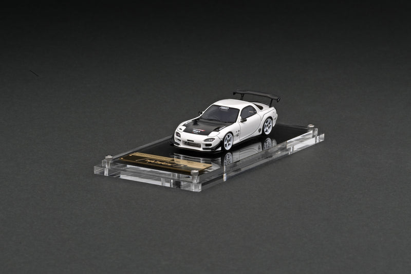 Ignition Model 1:64 Mazda RX-7 (FD3S) FEED in White with Carbon Bonnet