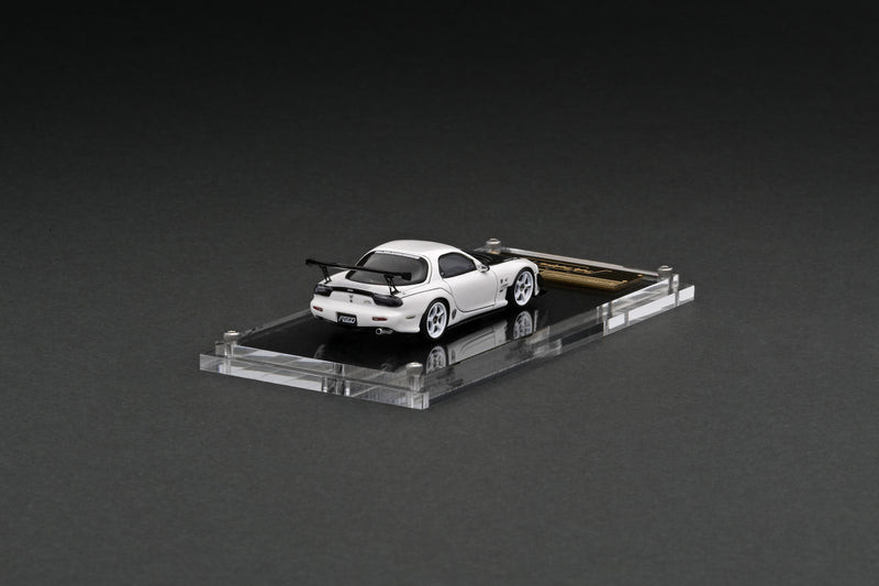 Ignition Model 1:64 Mazda RX-7 (FD3S) FEED in White with Carbon Bonnet