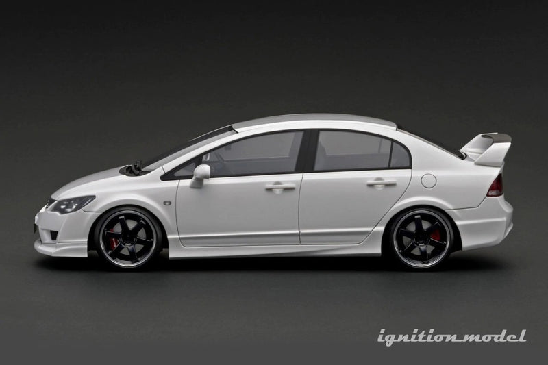 Ignition Model 1:18 Honda Civic Type-R (FD2) in White