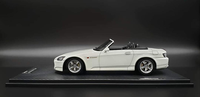 One Model 1:18 Honda S2000 (AP2) in Grand Prix White