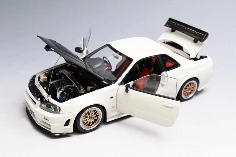 MOTORHELIX 1:18 Nissan Skyline GT-R (R34) Z-Tune in White