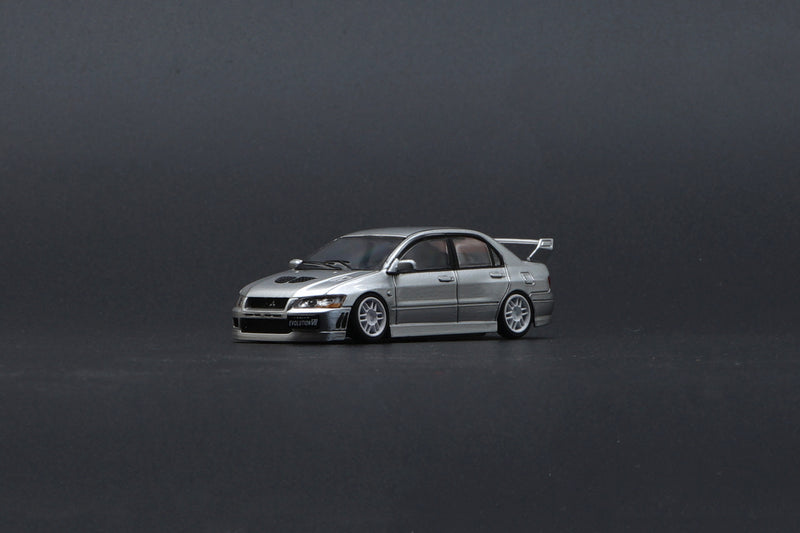 BM Creations 1:64 Mitsubishi Lancer EVO VII LHD in Silver