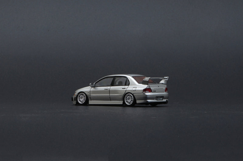 BM Creations 1:64 Mitsubishi Lancer EVO VII LHD in Silver