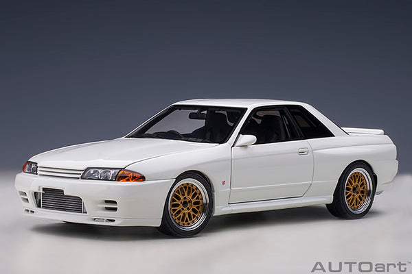 AUTOart 1:18 Nissan Skyline GT-R (R32) Wangan Midnight "Reina” Late Version (30th Anniversary Edition)