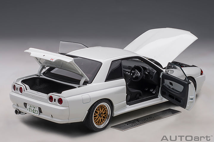 AUTOart 1:18 Nissan Skyline GT-R (R32) Wangan Midnight "Reina” Late Version (30th Anniversary Edition)