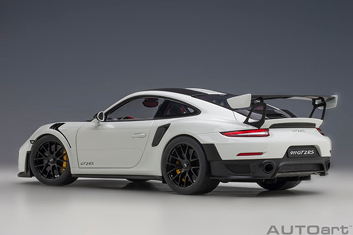 AUTOart 1:18 Porsche 911 (991.2) GT2 RS Weissach Package in White