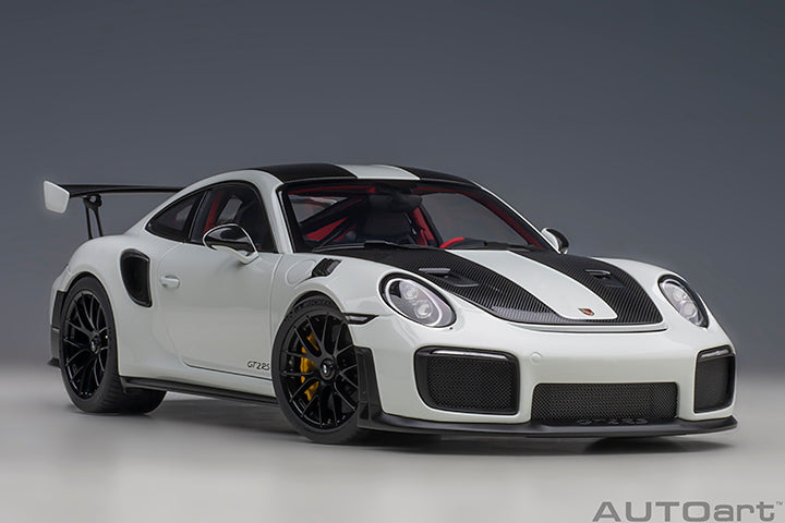 AUTOart 1:18 Porsche 911 (991.2) GT2 RS Weissach Package in White