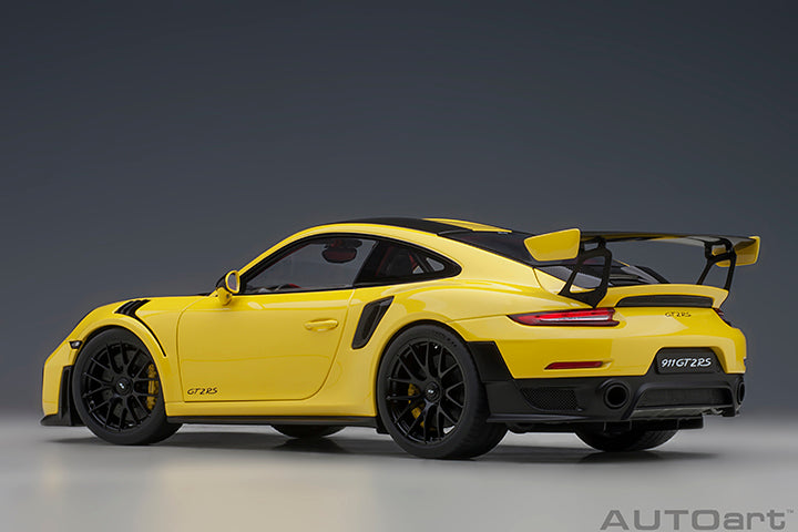 AUTOart 1:18 Porsche 911 (991.2) GT2 RS Weissach Package in Racing Yellow