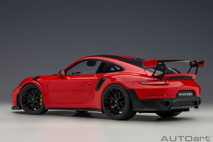 AUTOart 1:18 Porsche 911 (991.2) GT2 RS Weissach Package in Guards Red