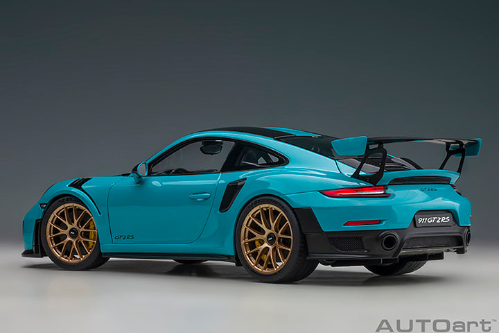 AUTOart 1:18 Porsche 911 (991.2) GT2 RS Weissach Package in Miami Blue