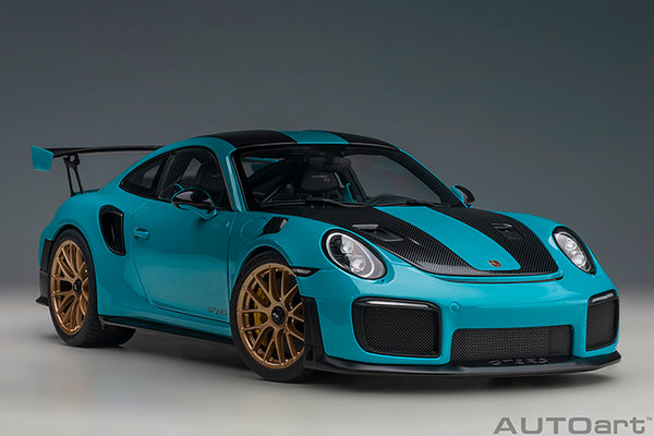 AUTOart 1:18 Porsche 911 (991.2) GT2 RS Weissach Package in Miami Blue