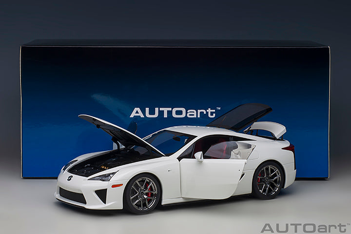 AUTOart 1:18 Lexus LFA in Whitest White