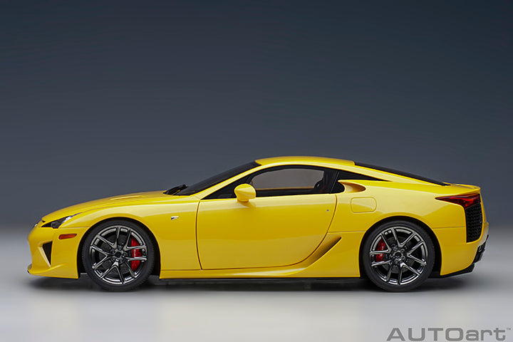 AUTOart 1:18 Lexus LFA in Pearl Yellow