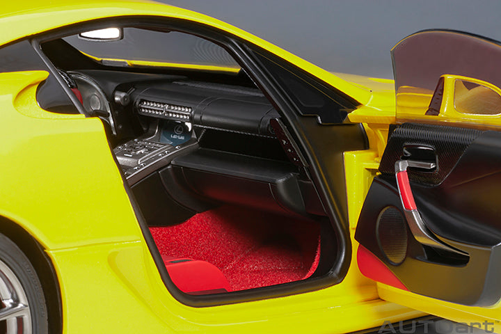 AUTOart 1:18 Lexus LFA in Pearl Yellow