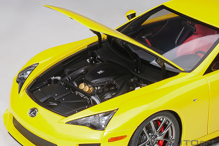 AUTOart 1:18 Lexus LFA in Pearl Yellow