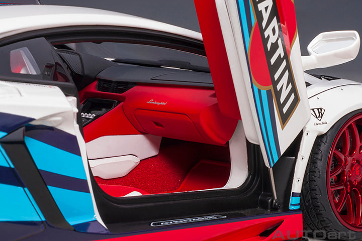 AUTOart 1:18 Liberty Walk Lamborghini Aventador Limited Edition in Martini Livery