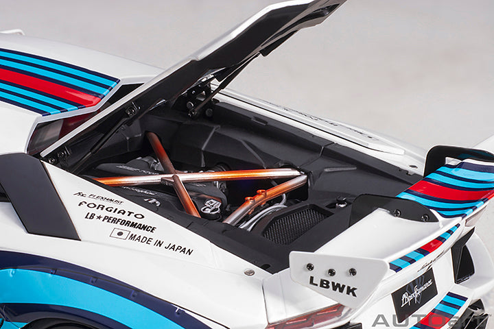 AUTOart 1:18 Liberty Walk Lamborghini Aventador Limited Edition in Martini Livery