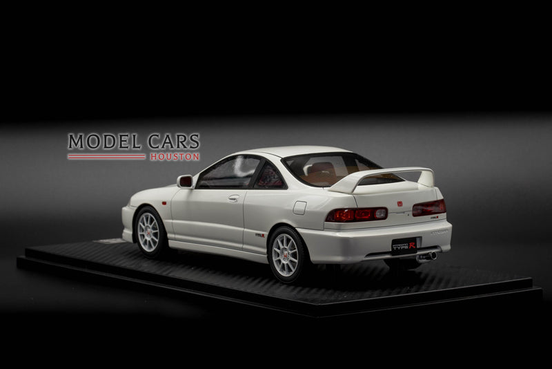 One Model 1:18 Honda Integra Type-R DC2 Late Version White