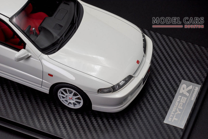 One Model 1:18 Honda Integra Type-R DC2 Late Version White