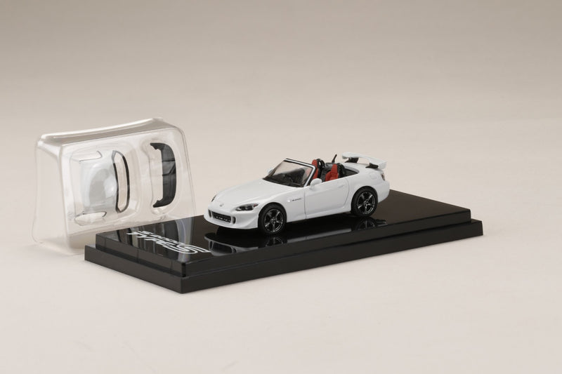 Hobby Japan 1:64 Honda S2000 Type-S (AP2) in Grand Prix White with Red Interior