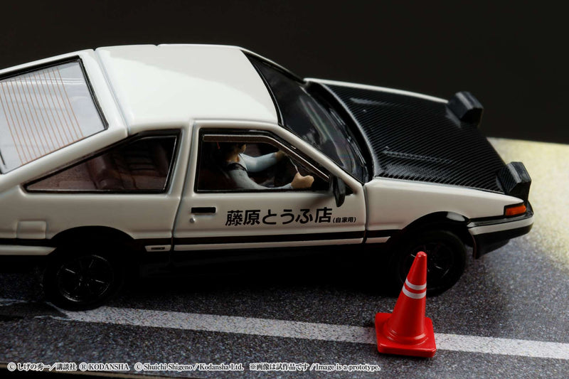 Hobby Japan 1:64 Toyota SPRINTER TRUENO GT APEX AE86 / INITIAL D VS Tomoyuki Tachi With Takumi Fujiwara Figure