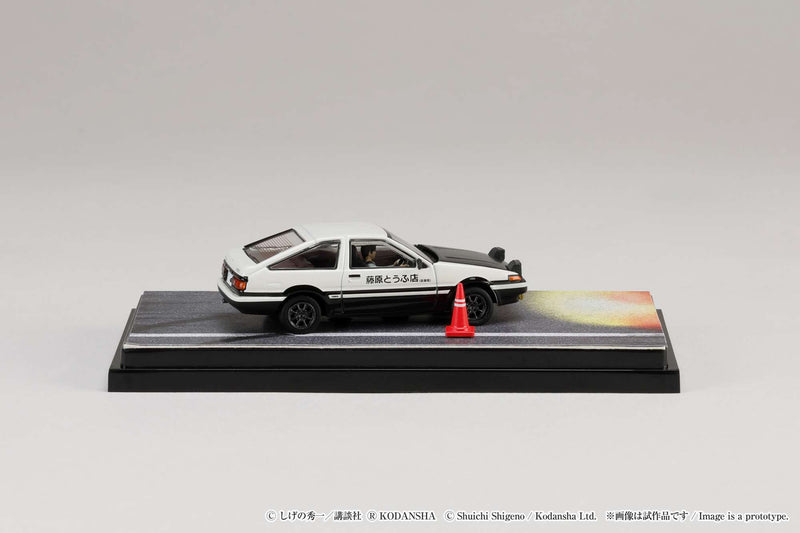 Hobby Japan 1:64 Toyota SPRINTER TRUENO GT APEX AE86 / INITIAL D VS Tomoyuki Tachi With Takumi Fujiwara Figure