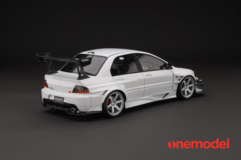 One Model 1:18 Mitsubishi Lancer Evolution IX Voltex with Carbon Bonnet in White