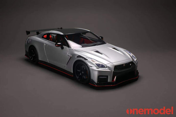 One Model 1:18 Nissan GT-R (R35) 2020 NISMO Edition in Super Silver