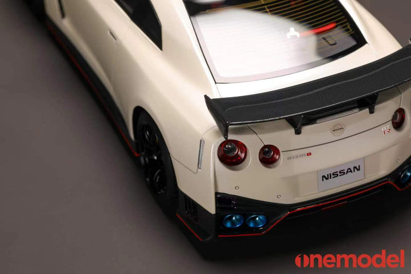 One Model 1:18 Nissan GT-R (R35) 2020 NISMO Edition in Pearl White