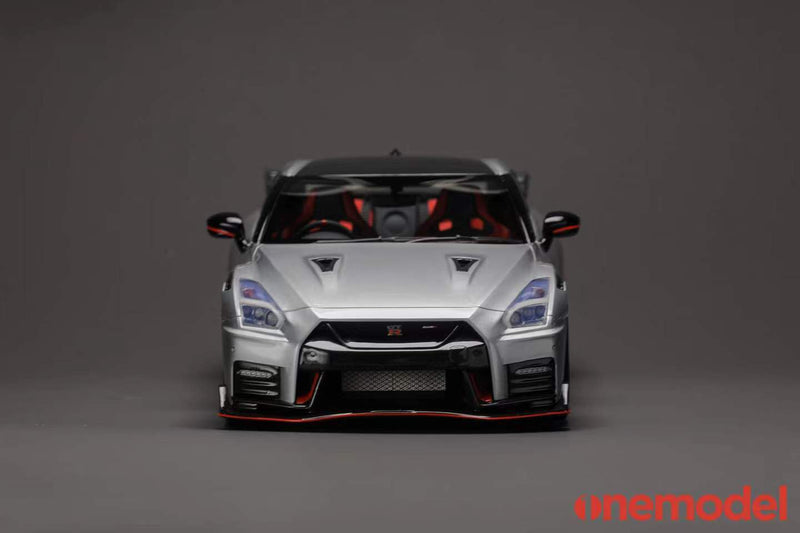 One Model 1:18 Nissan GT-R (R35) 2020 NISMO Edition in Super Silver